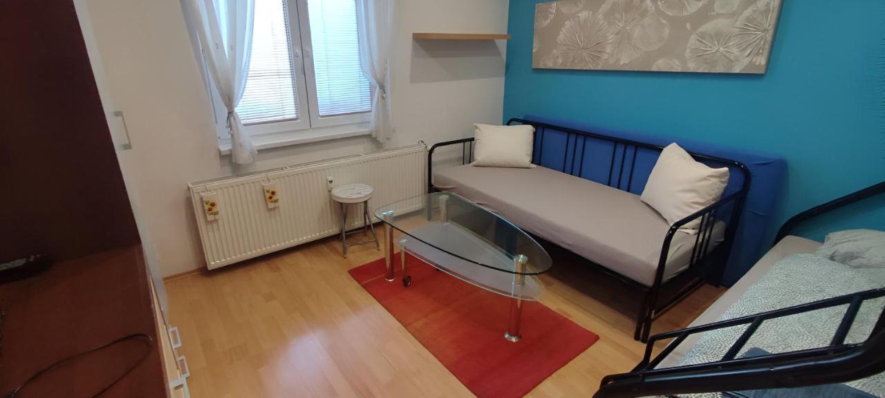 Blue Apartment In City Center, Best Location Bratislava Luaran gambar